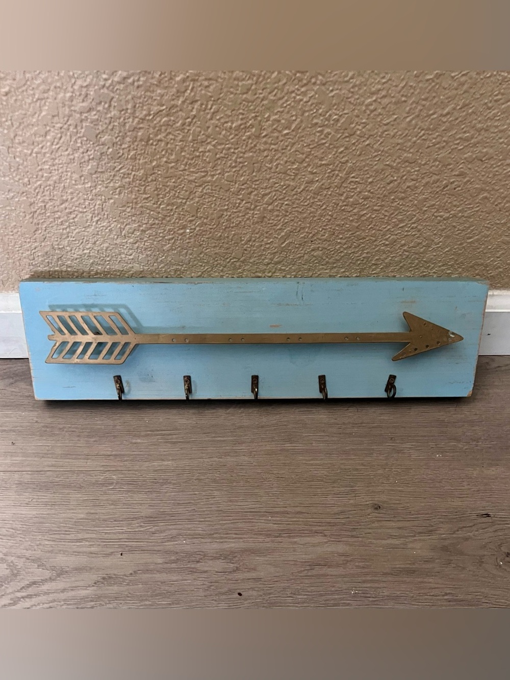 Blue Wooden Arrow Wall Hook Rack